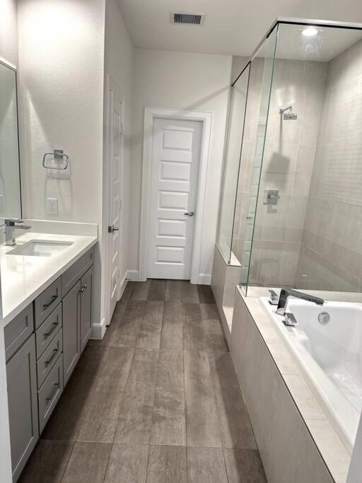 Eado Townhome Getaway Holiday home *